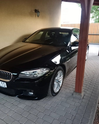 BMW Seria 5 cena 96000 przebieg: 142000, rok produkcji 2015 z Bobolice małe 79